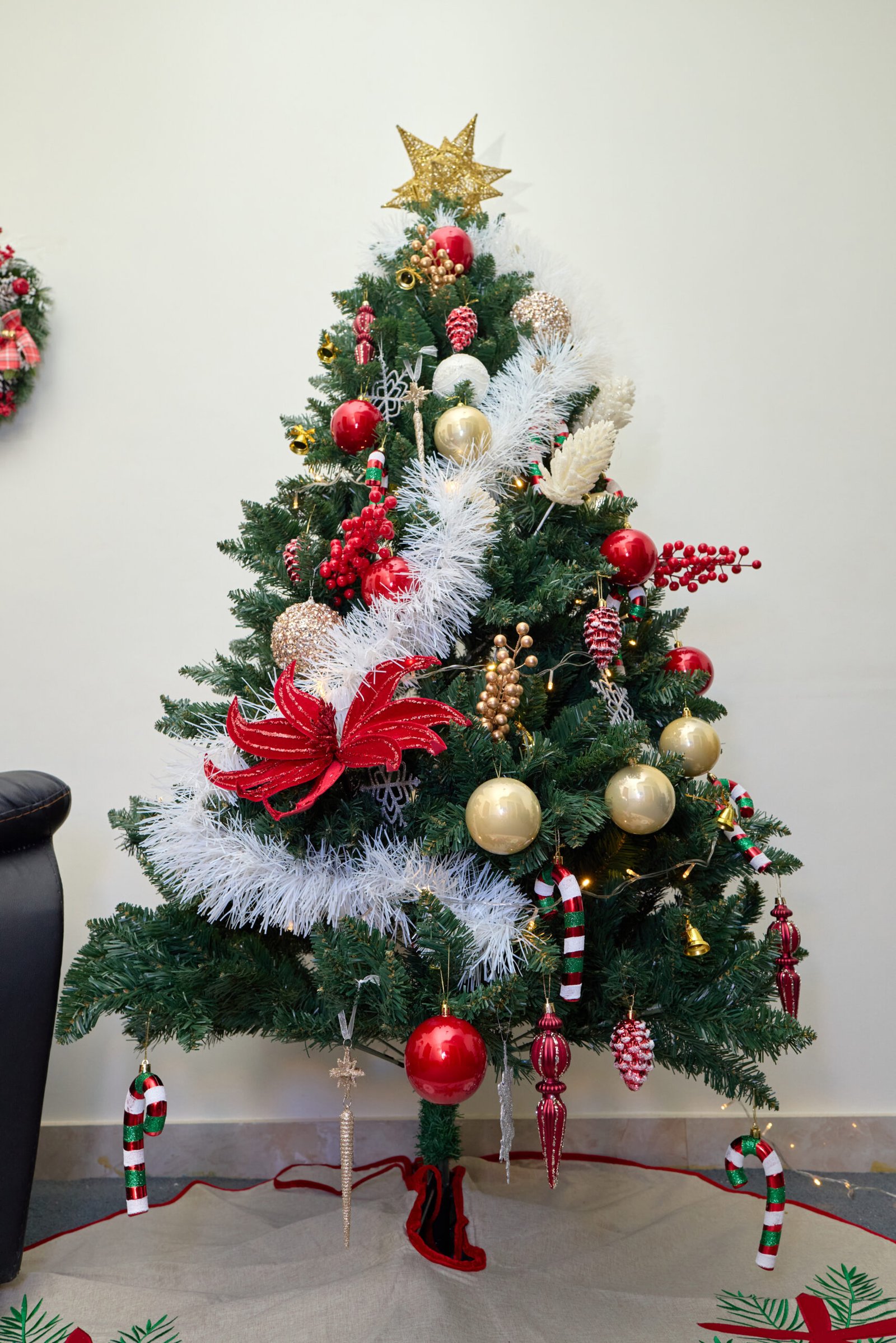 Christmas Tree <br> Red - Gold - White <br> (include accessories) - Image 8